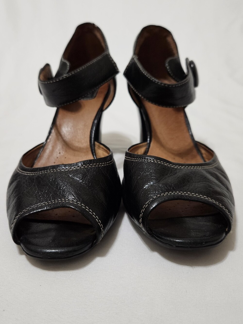 Clarks Artisan Womens Black Leather Peep Toe Mary Jane Heels 85321 Size 9M - Picture 5 of 8